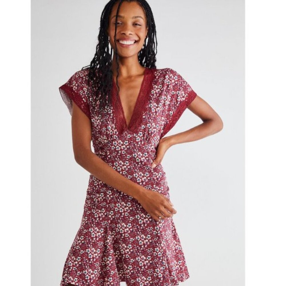 Free People Sweet Talker Mini Dress Blue Floral Lace V Neck Ruched Keyhole M